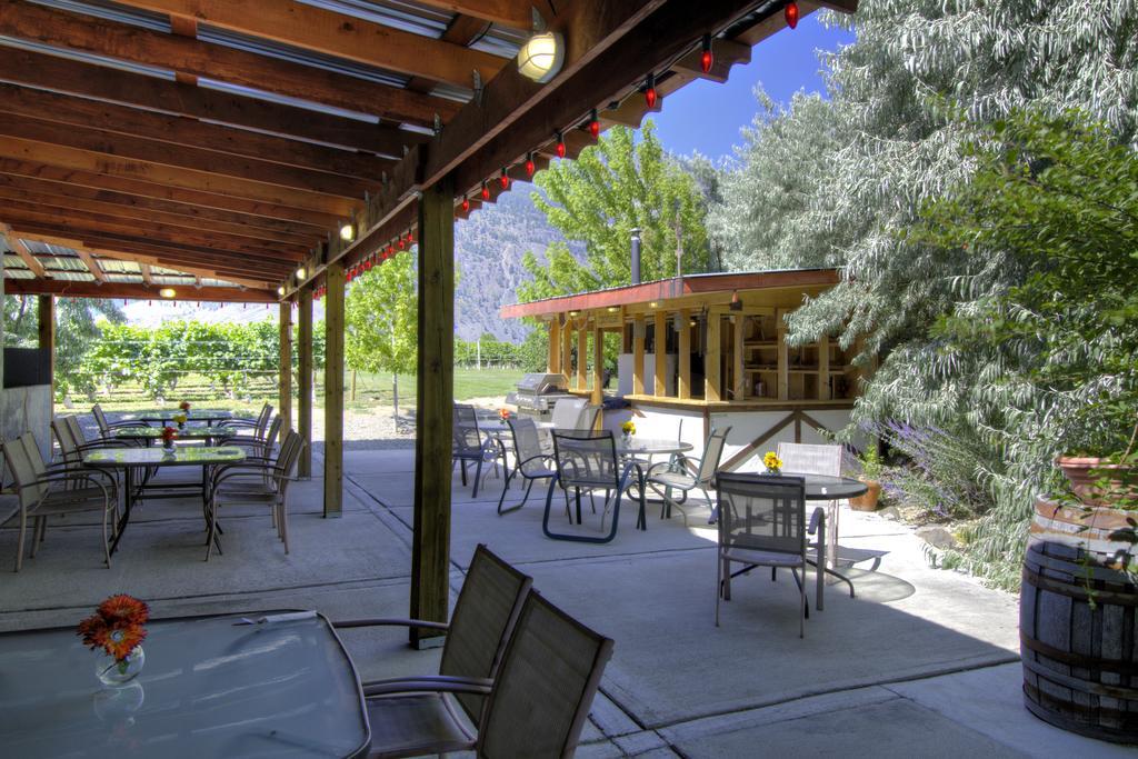 Crowsnest Vineyards Guesthouse Keremeos Exterior foto