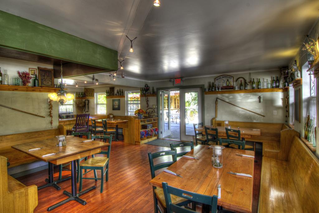 Crowsnest Vineyards Guesthouse Keremeos Exterior foto