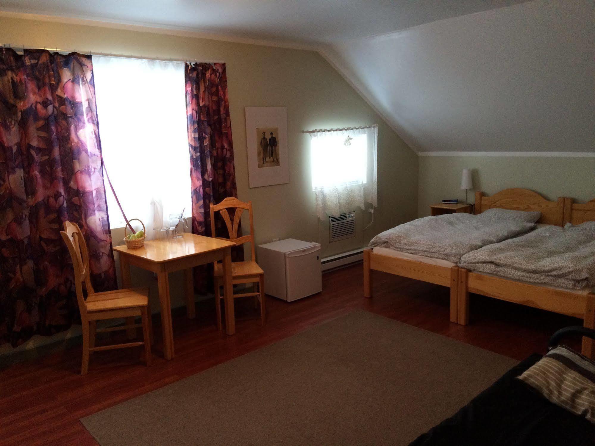 Crowsnest Vineyards Guesthouse Keremeos Exterior foto